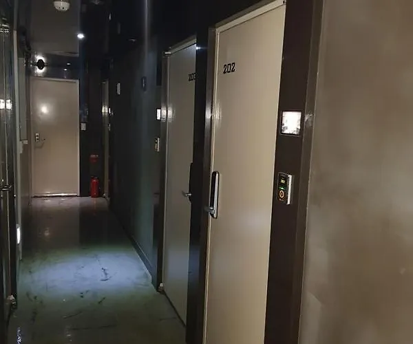 Cube Мотель *